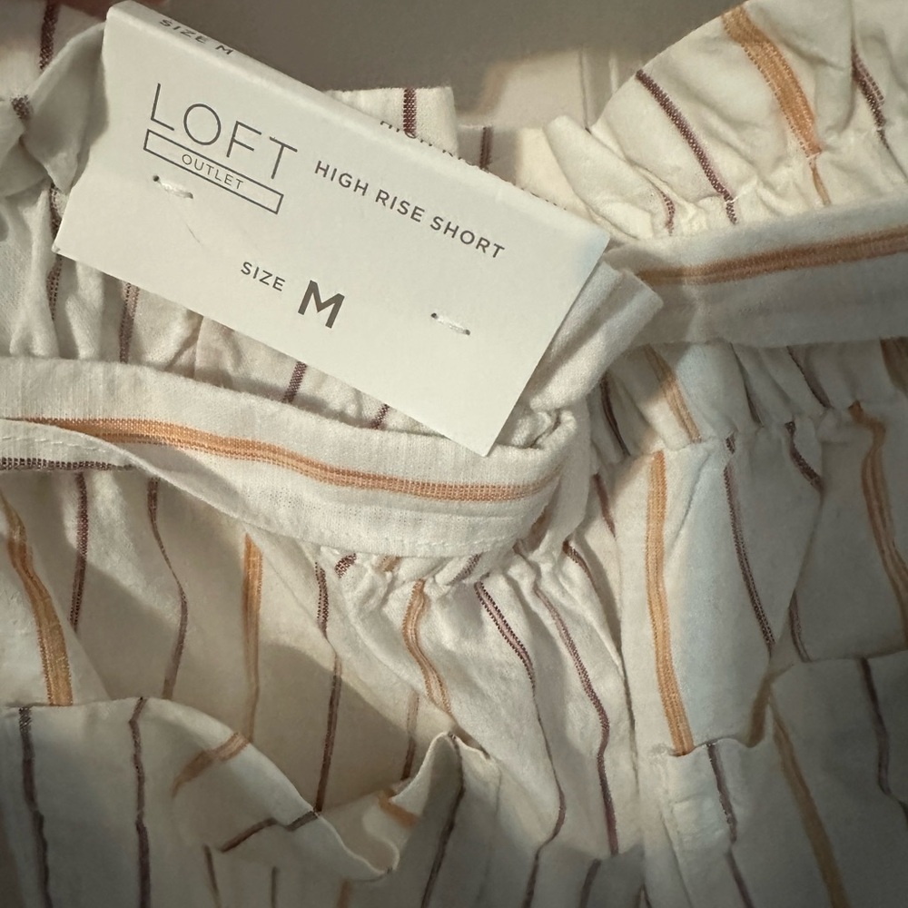 LOFT High Waist White and Tan Shorts with Belt - Picture 2 of 8